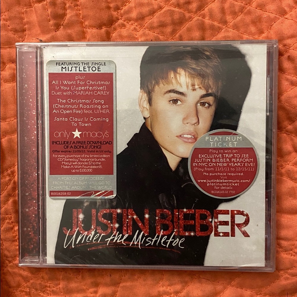 Justin Bieber 'Under the Mistletoe' CD